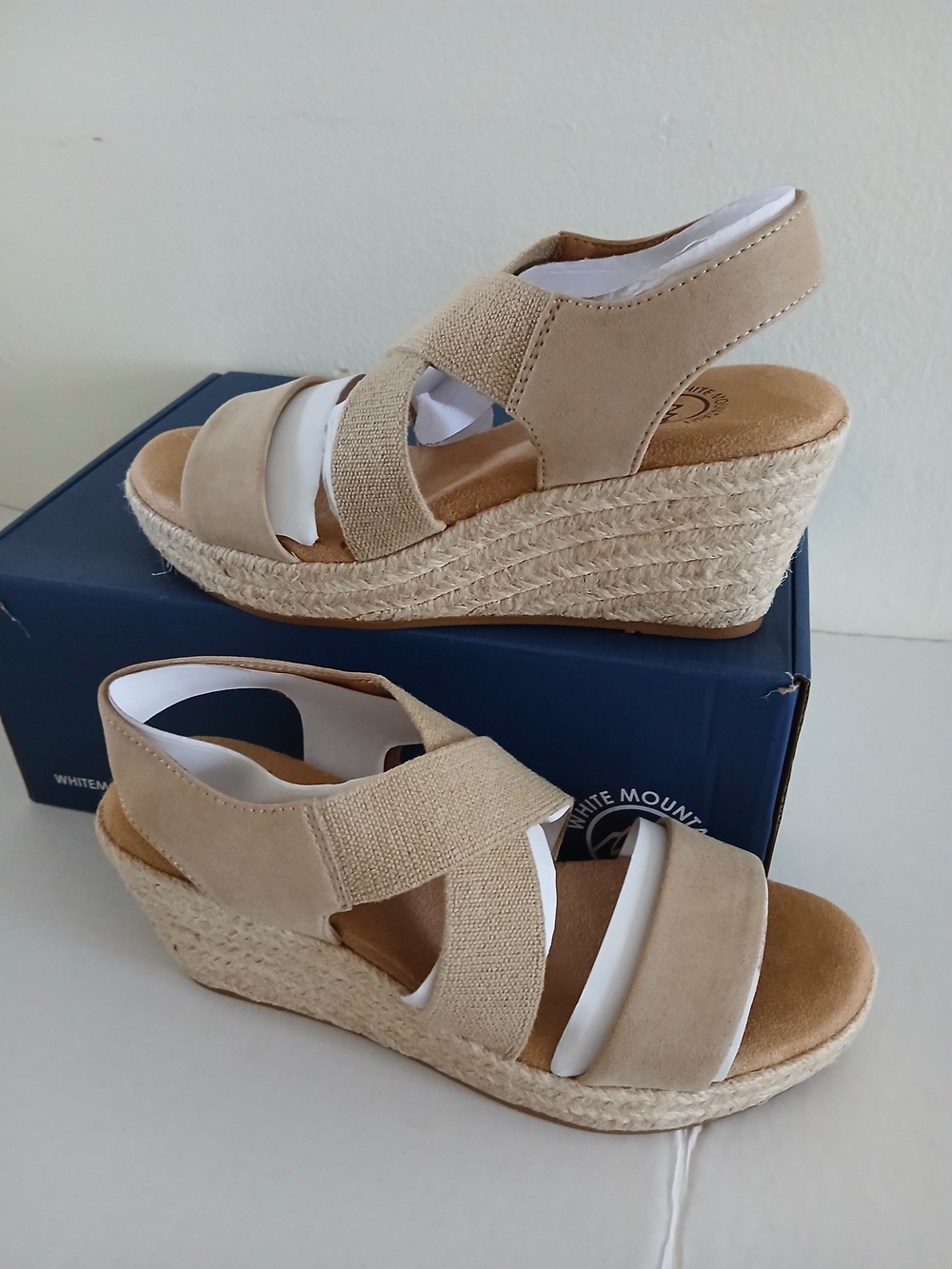 White Mountain Beige Espadrille Wedge Sandals Size 6 New $40